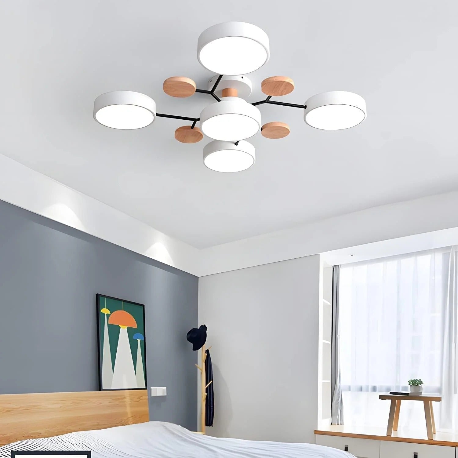 Moderne LED-Deckenleuchte mit mehreren Leuchtquellen für den Innenbereich