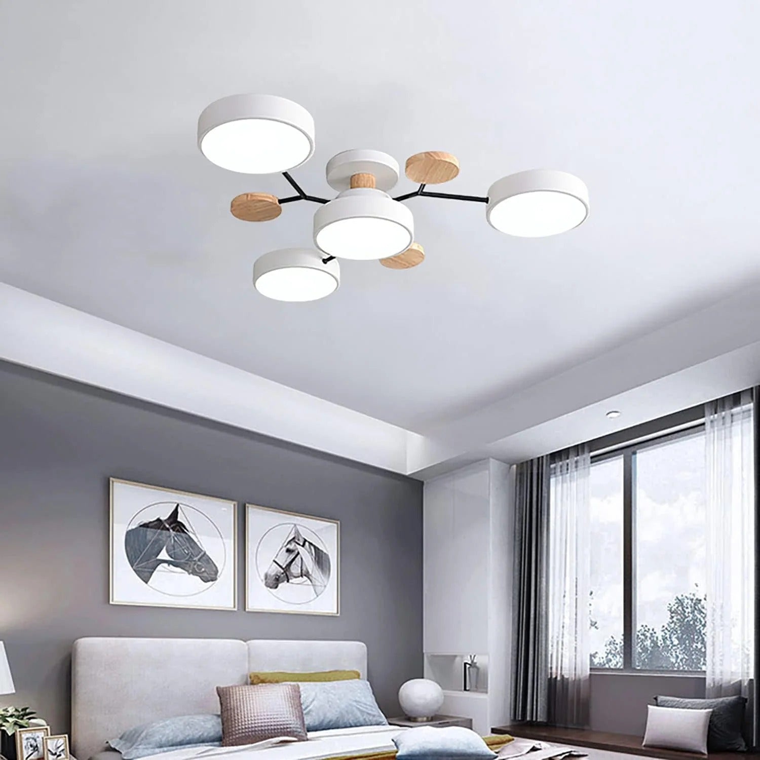 Moderne LED-Deckenleuchte mit mehreren Leuchtquellen für den Innenbereich