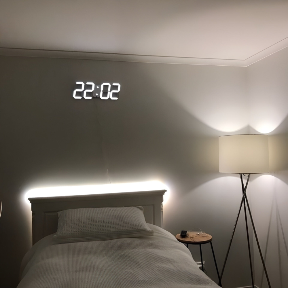 Moderne digitale Wanduhr mit großen LED-Zahlen
