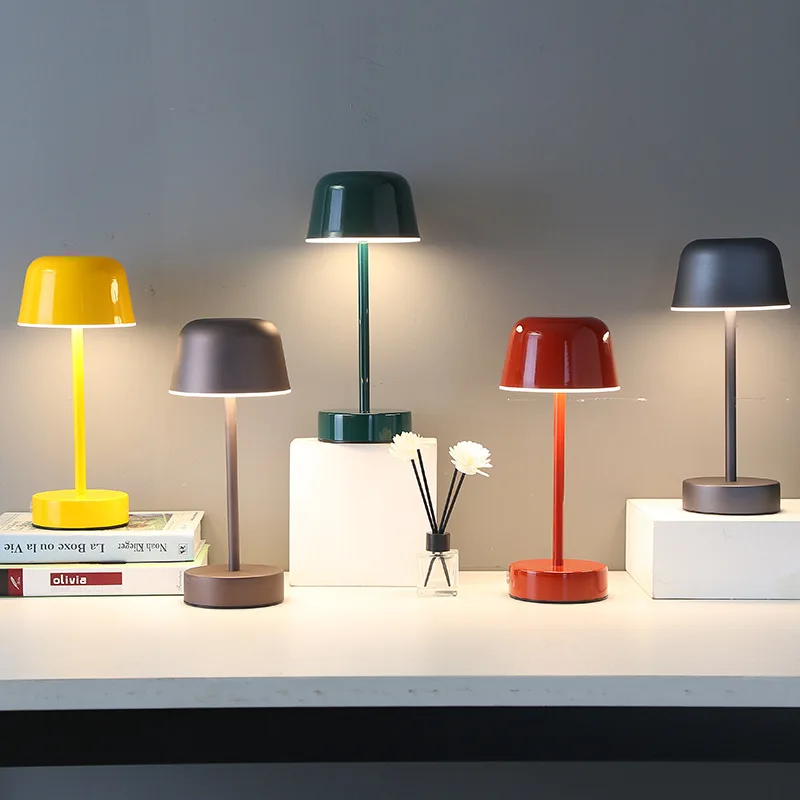 Moderne kabellose LED-Tischlampe Wiederaufladbar Dimmbares Licht