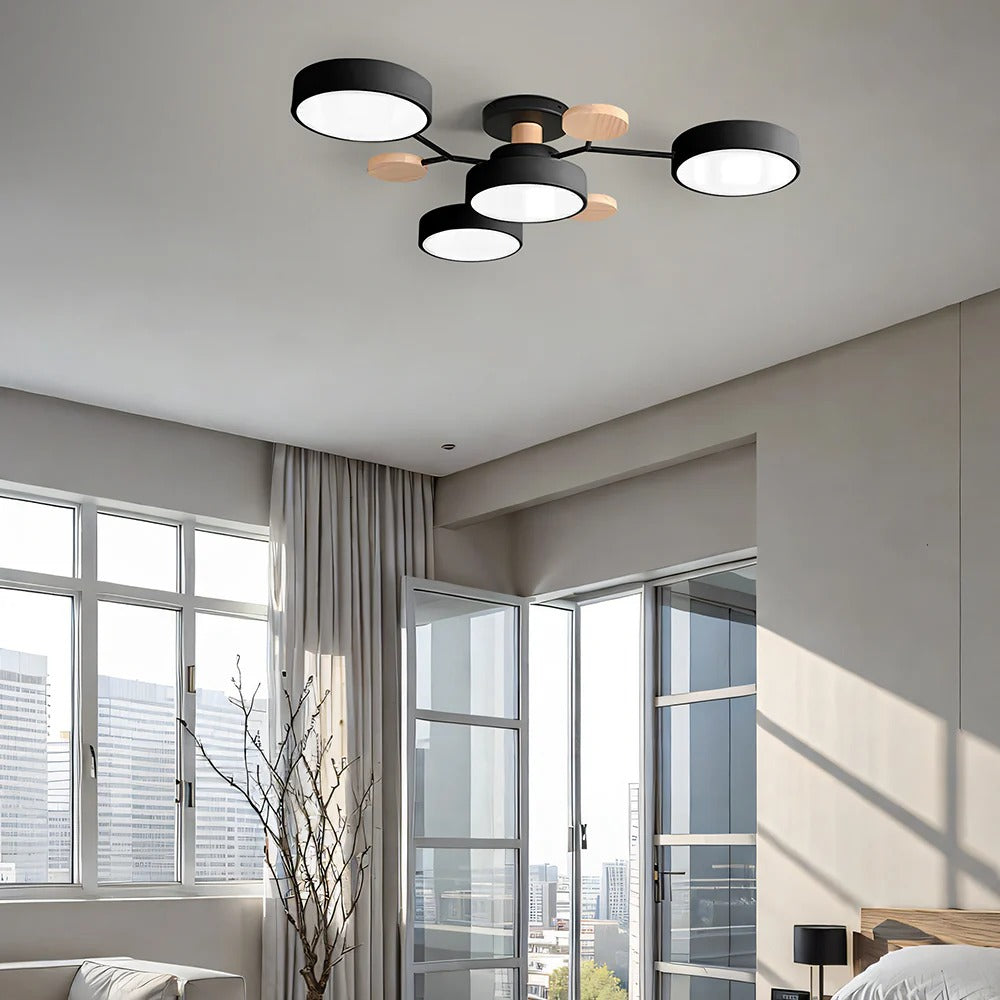 Moderne LED-Deckenleuchte mit mehreren Leuchtquellen für den Innenbereich