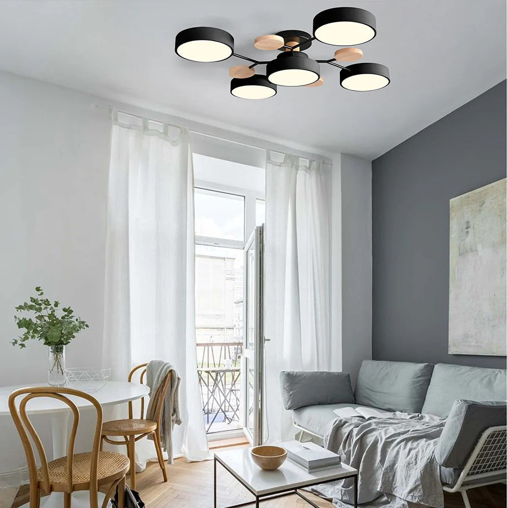 Moderne LED-Deckenleuchte mit mehreren Leuchtquellen für den Innenbereich