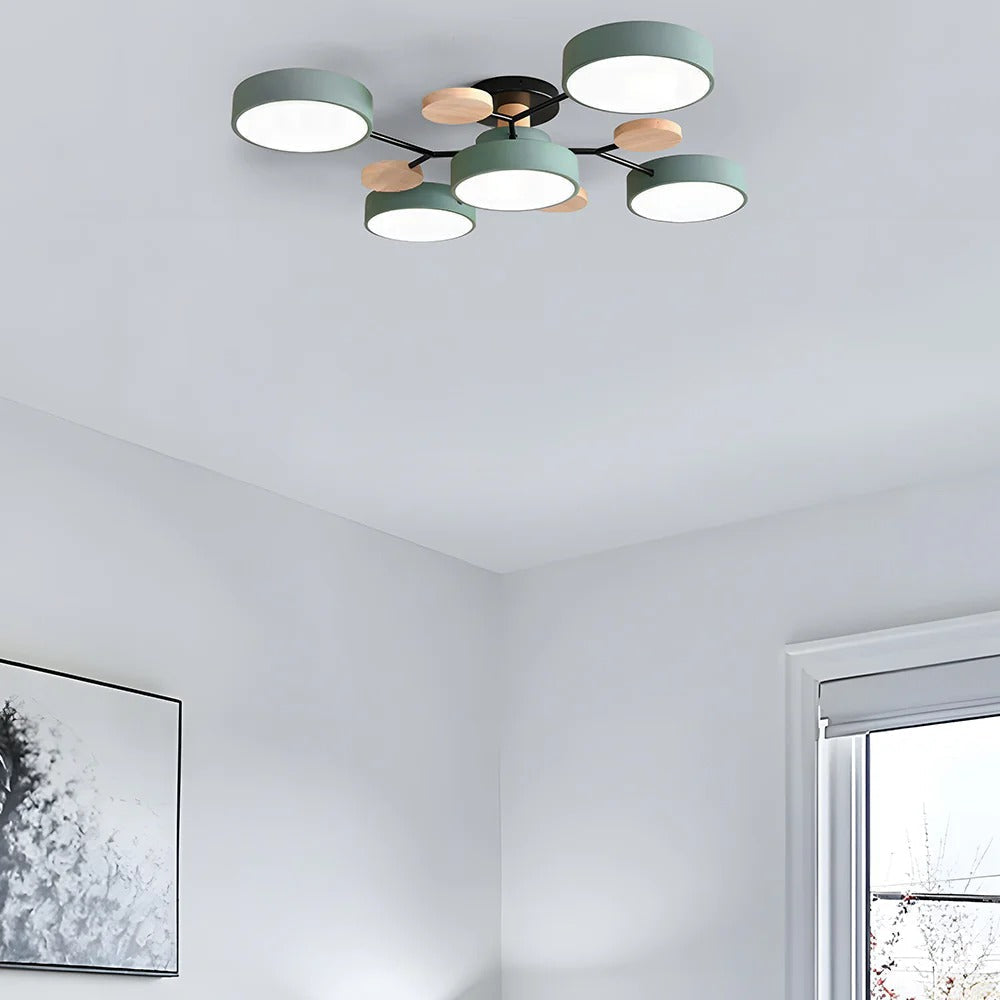 Moderne LED-Deckenleuchte mit mehreren Leuchtquellen für den Innenbereich