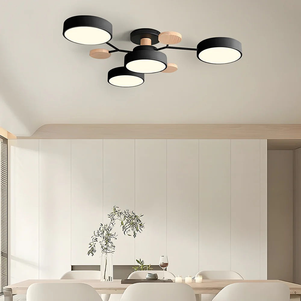 Moderne LED-Deckenleuchte mit mehreren Leuchtquellen für den Innenbereich