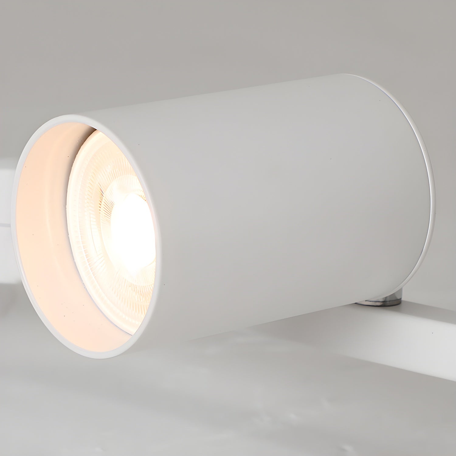 Justerbar spotlight loftslampe i guld accent design