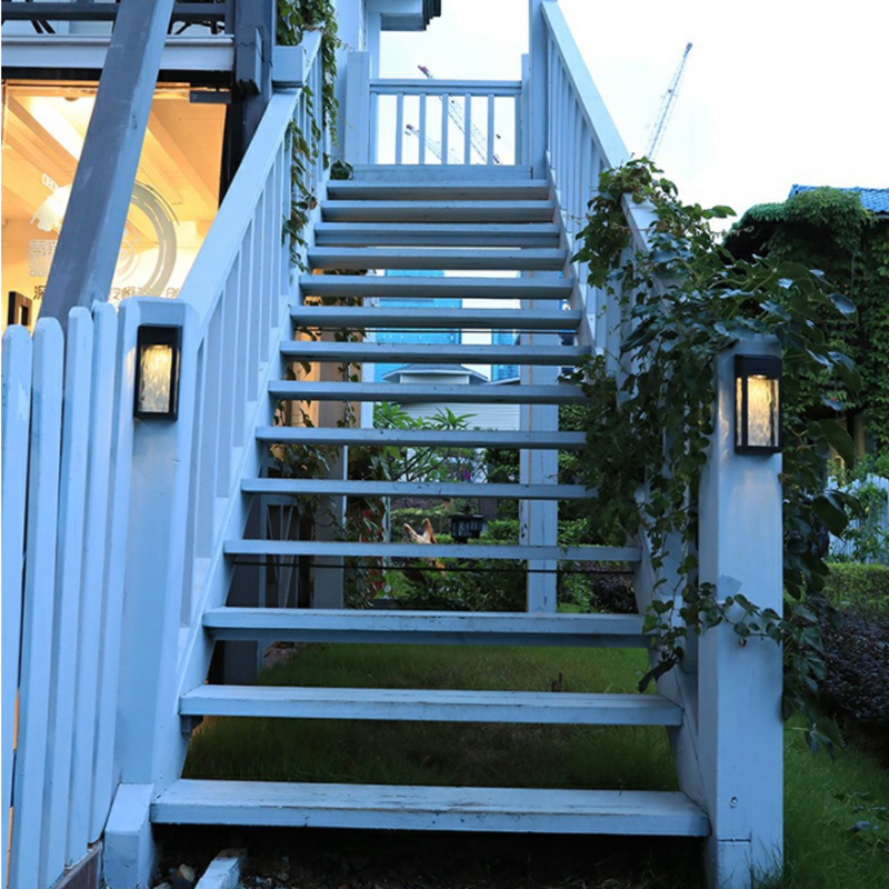 Garden Wall Lamp Solar LED with Dusk Sensor