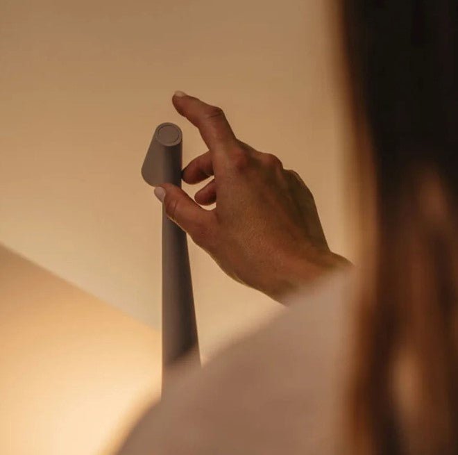 Tragbare Tischlampe Wiederaufladbares LED-Licht mit Druckschalter