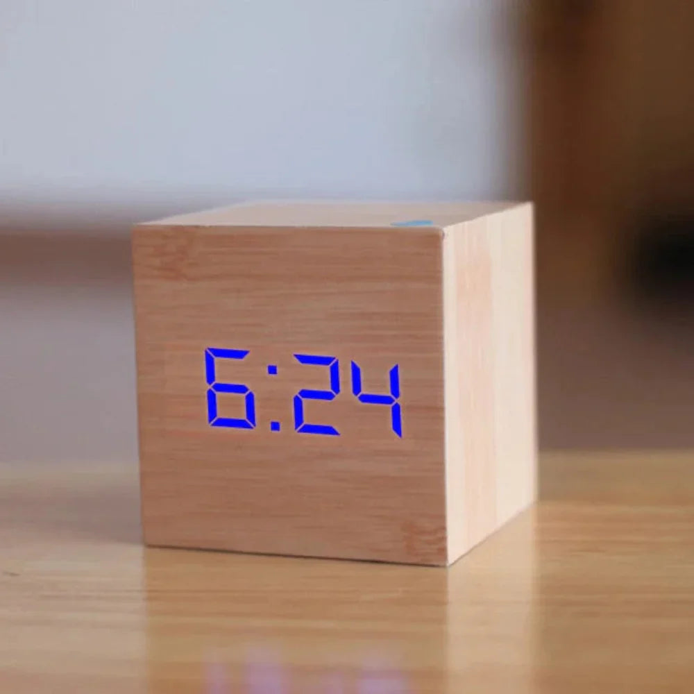 Mini-LED-Digitalwecker mit Datum und Temperaturanzeige