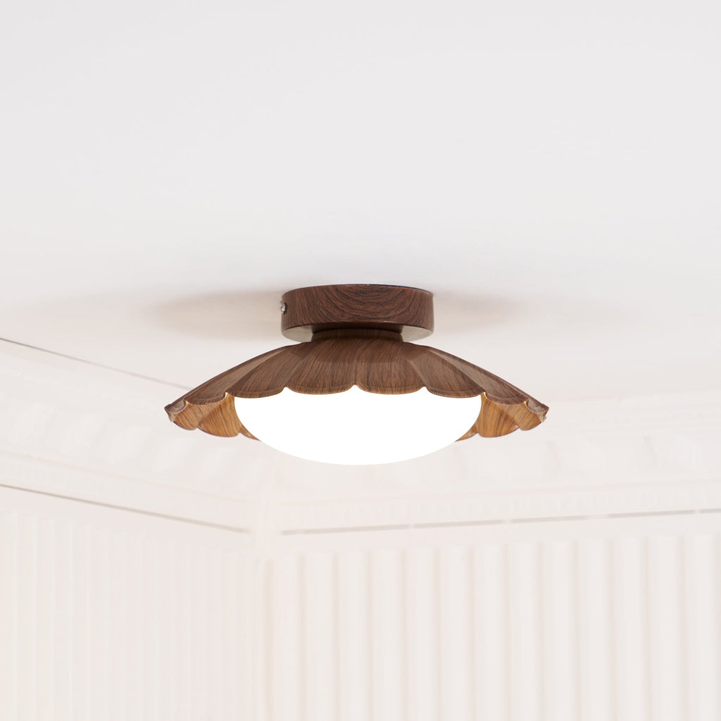 Gezackte LED-Deckenleuchte in Warmweiß