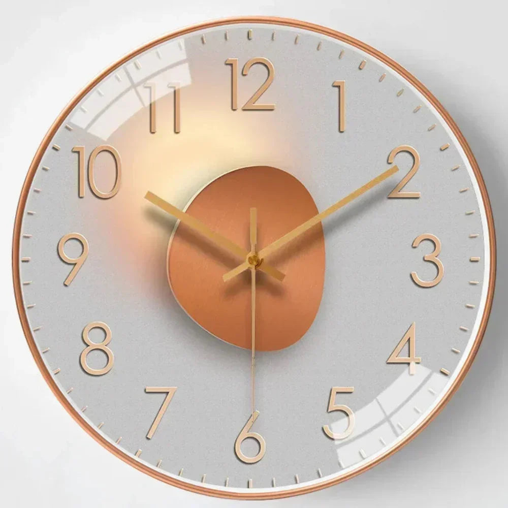Moderne geräuscharme Wanduhr mit klarem Design für den täglichen Gebrauch