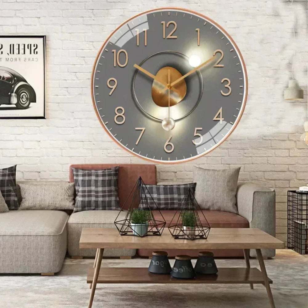 Moderne geräuscharme Wanduhr mit klarem Design für den täglichen Gebrauch