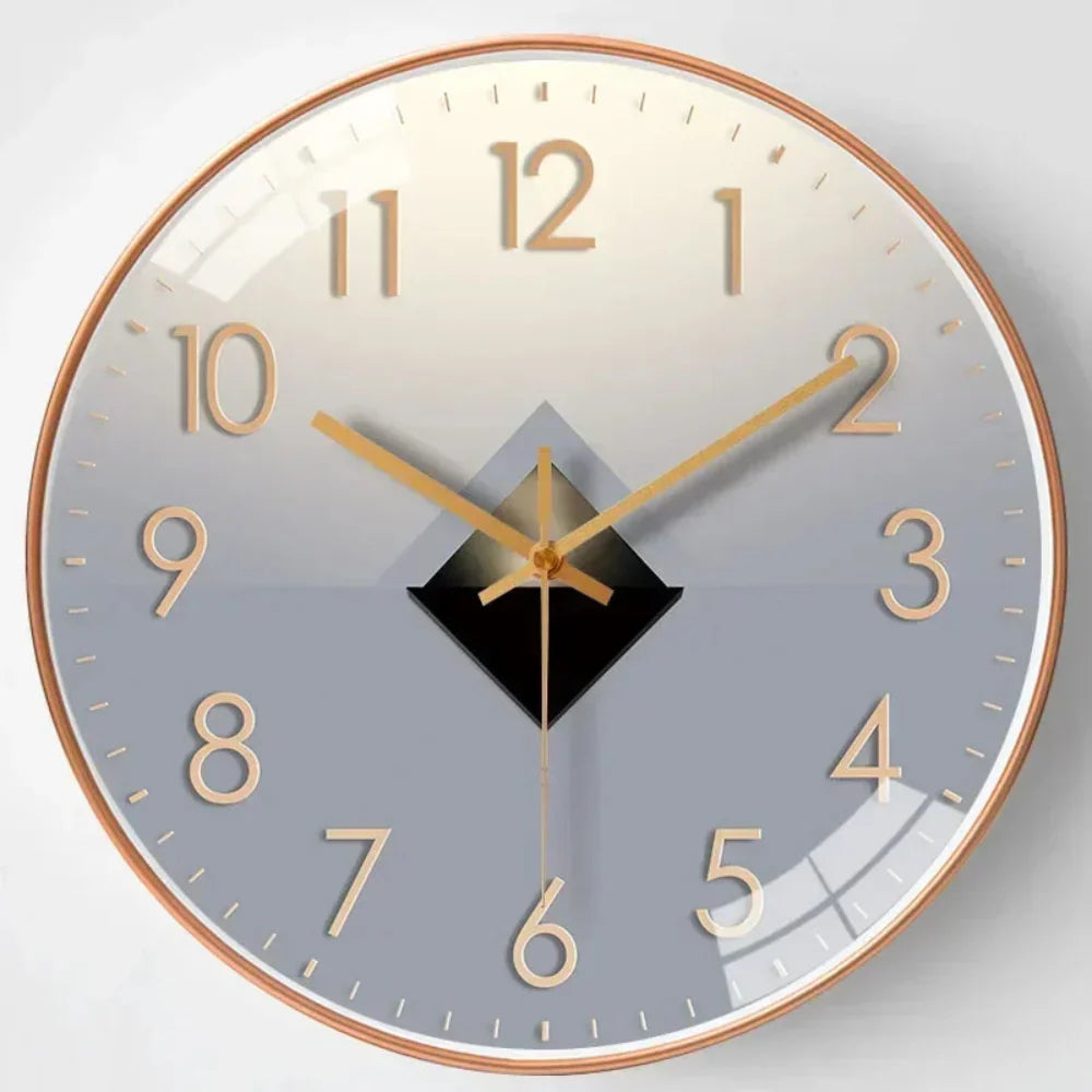 Moderne geräuscharme Wanduhr mit klarem Design für den täglichen Gebrauch
