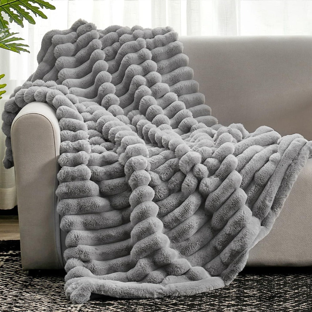 Weiche gestreifte Decke für Sofa oder Bett