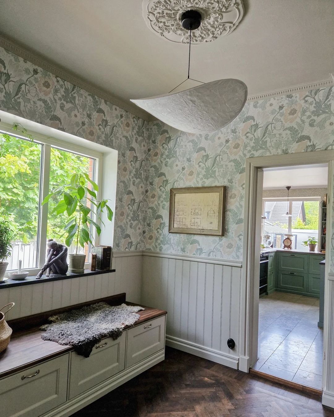 Avenor Sculptural Pendant Light