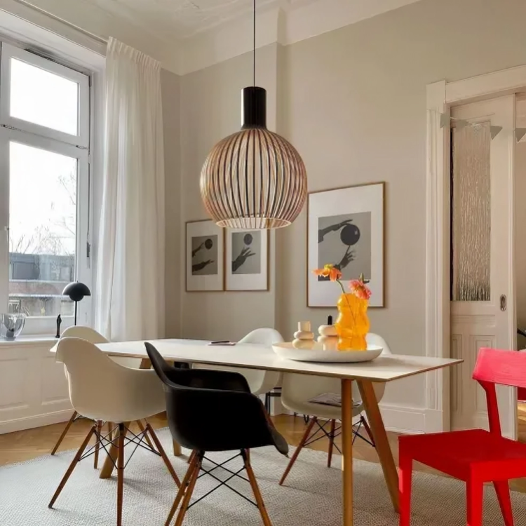 Justerbar ophængt trælampe til indendørs rum